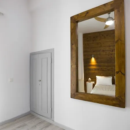 Apartment Manolia *